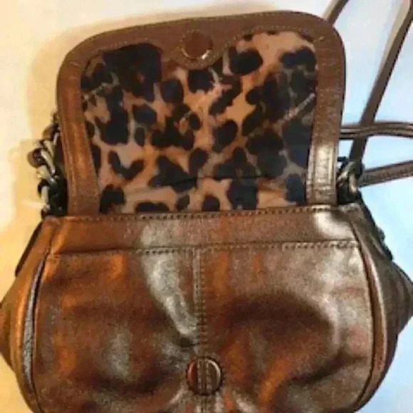 B Makowsky‎ Metallic Bronze Leather Chunky Chain Shoulder Hand Bag Purse - Picture 7 of 10